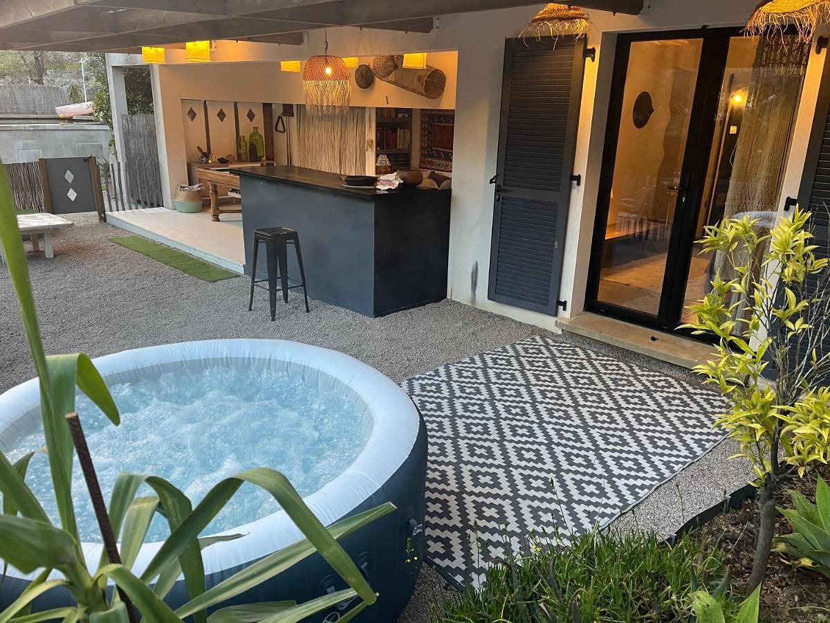 Appartement entier, One-Bedroom Apartment in Alata, Région d'Ajaccio