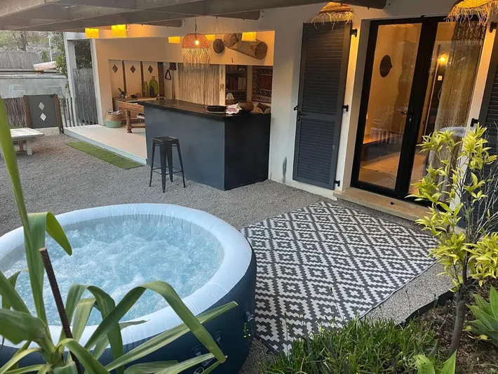 Apartamento de vacaciones para 2 personas, con jardín y jacuzzi - 1