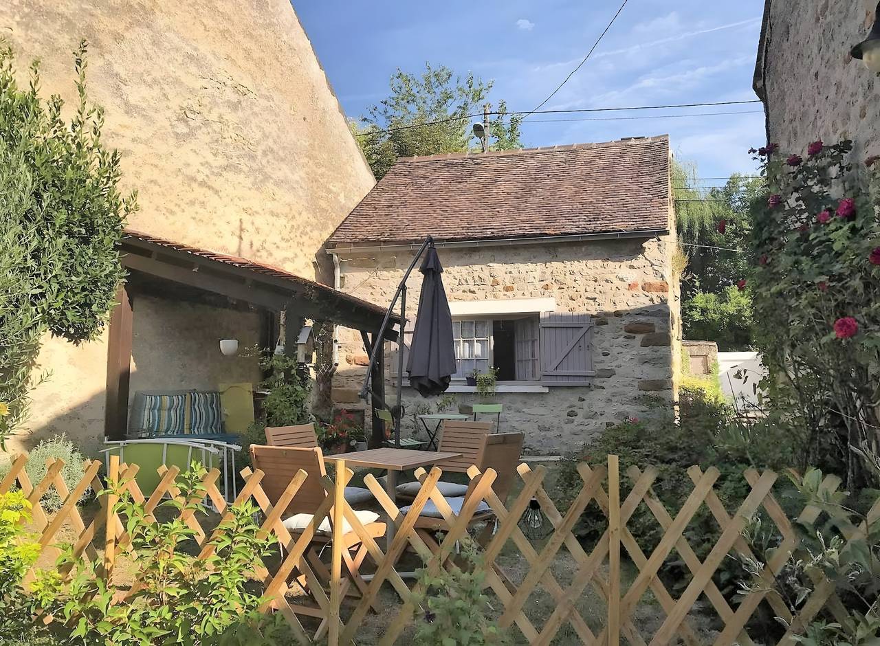 Gîte « L'annexe » avec terrasse privée, jardin privé et Wi-Fi in Villecerf, Seine-et-Marne