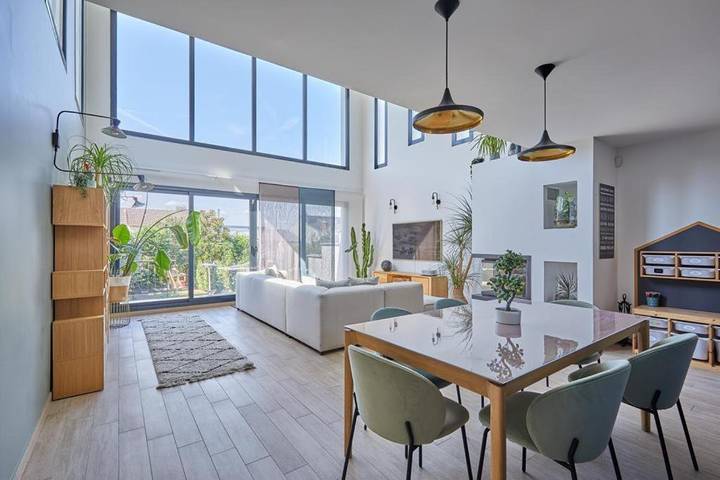 Chalet para 10 personas, con jardín además de jacuzzi y terraza - 1