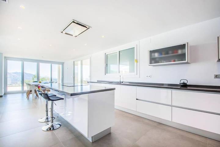 Casa rural para 12 personas, con piscina además de balcón y vistas en Ojén - 4