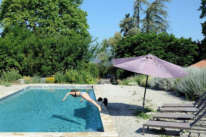 Location de vacances pour 6 personnes, avec jardin et piscine à Grambois