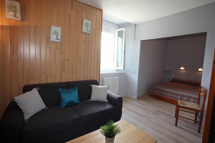 Gîte pour 6 personnes, avec terrasse et vue à Grust - 2