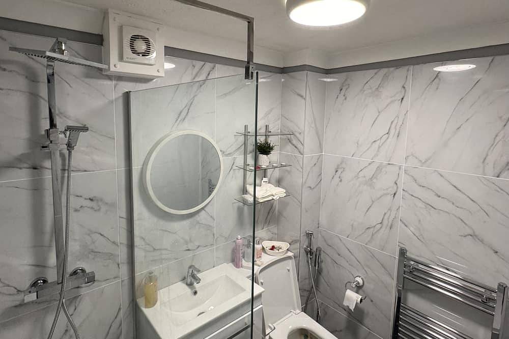 Entire apartment, Stunning 2-Bed Apartment in Gosport in Gosport, Hampshire