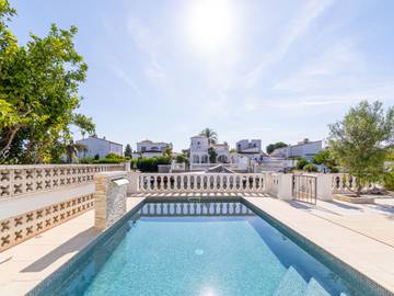 Villa pour 6 Personnes dans Castelló d'Empúries, Costa Brava, Photo 1