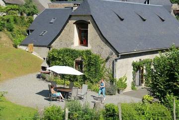 Gîte pour 10 personnes, avec jardin ainsi que terrasse et vue, animaux acceptés à Jarrett