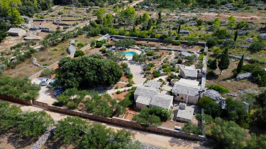 Villa pour 6 personnes, avec Terrasse et Jardin ainsi que Piscine et Vue à Stari Grad - 3
