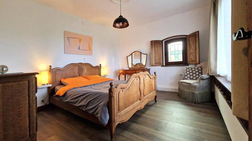 Location de vacances pour 4 personnes, avec terrasse ainsi que vue et jardin à Bièvre - 4