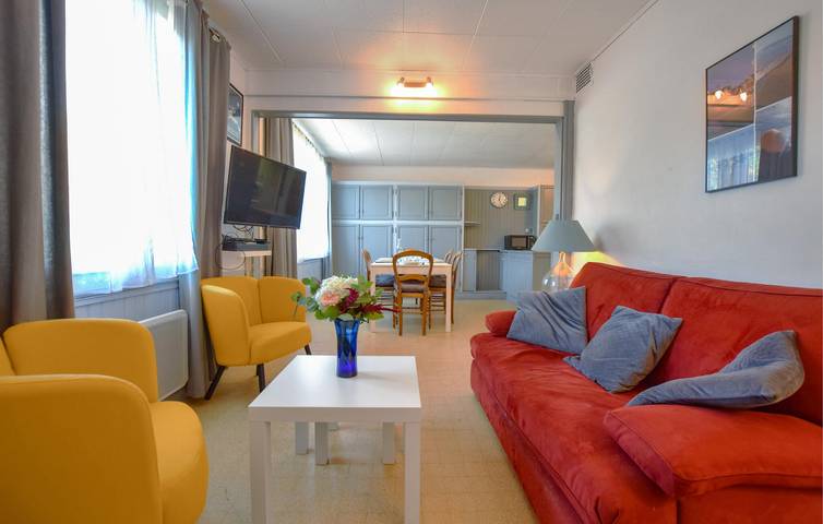Location moderne au bord de la plage avec WiFi, parking et jardin in Cabourg, Région de Caen