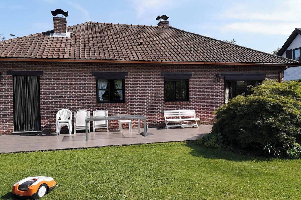 Vacation home Bornem, quiet location. Close to Ghent, Antwerp, Mechelen, Puurs in Hingene, Bornem