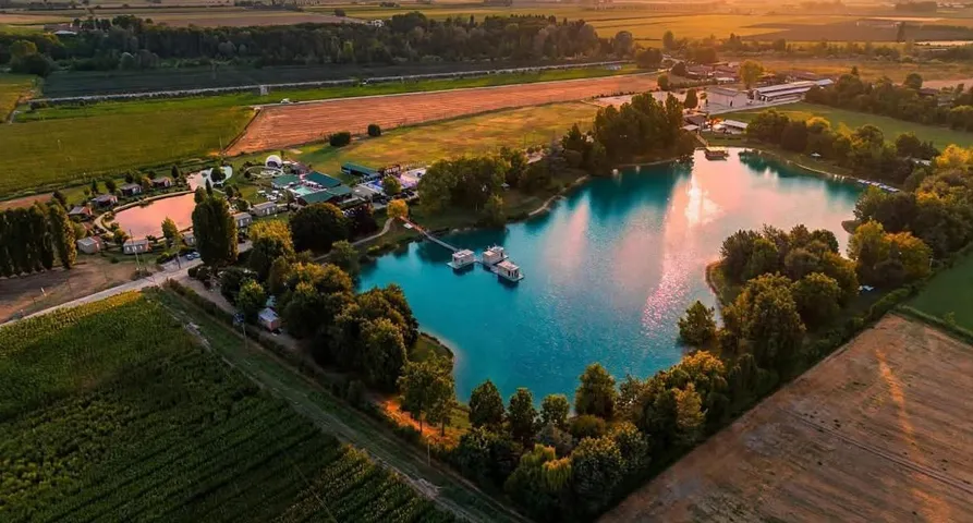 Resort per 2 persone, con giardino e piscina nonché panorama e vista lago, con animali domestici - 1