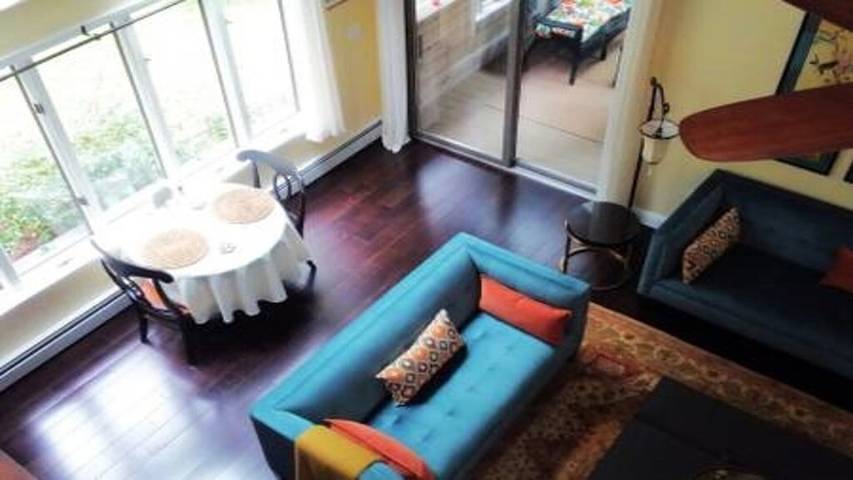 Vacation house for 8 people, with pool and hot tub as well as yard in Connecticut