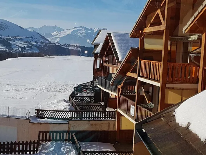 Apartamento de vacaciones para 8 personas, con vistas además de balcón y jardín - 1