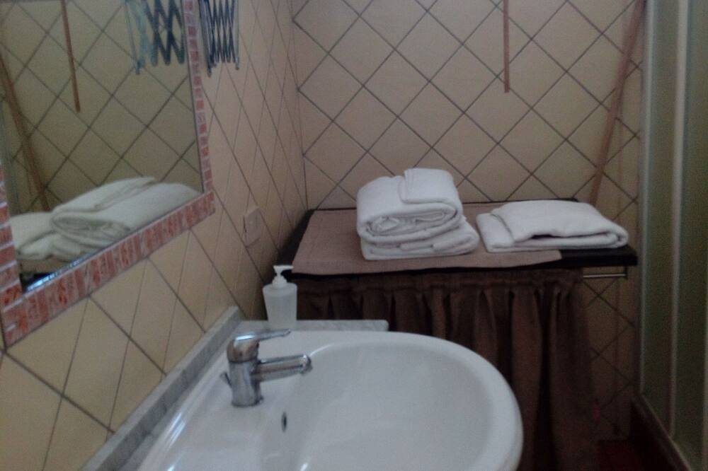 Apartamento entero, Espléndido ático junto al mar. Vista impresionante in Palermo, Provincia de Palermo