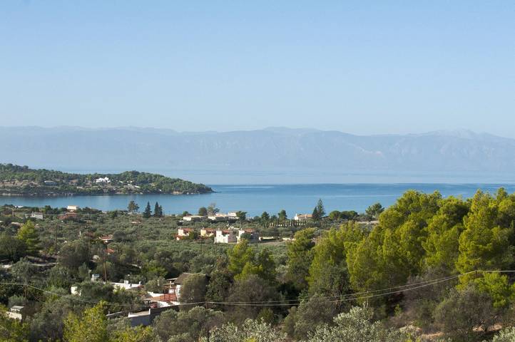Location de vacances pour 12 personnes, avec terrasse ainsi que jardin et piscine à Porto Heli - 4