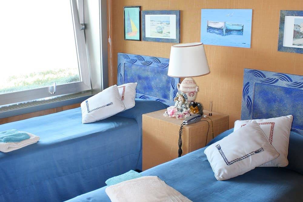 Ansedonia: marvelous villa with a view, swimming pool & private access to sea. in Ansedonia, Orbetello