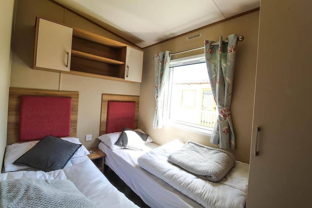 Brilliant 8 berth caravan near Walton-on-the-Naze in Essex, in Frinton and Walton, Essex