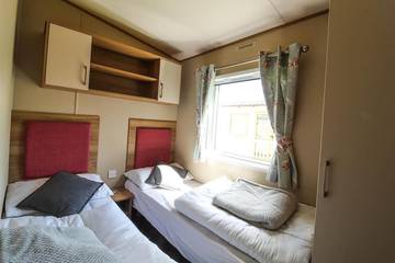Static Caravan for 8 People in Walton on the Naze, Essex, Photo 4