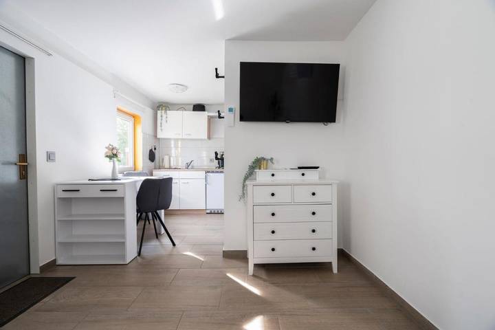 Ferienwohnung für 2 Personen, mit Terrasse und Garten sowie Seeblick und Ausblick in Lohmen - 4