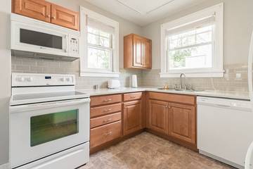 Vacation House for 14 Guests in South Bend, Indiana, Picture 4