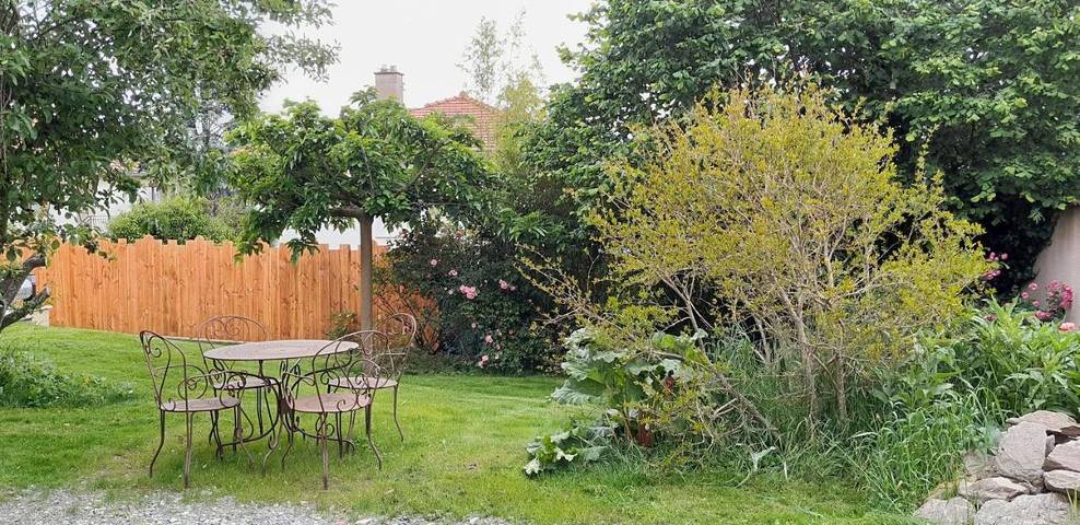 Location de vacances pour 9 personnes, avec terrasse et jardin à Chazelles-sur-Lyon - 3