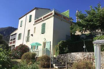 Gîte pour 8 personnes, avec jardin et terrasse à Occhiatana