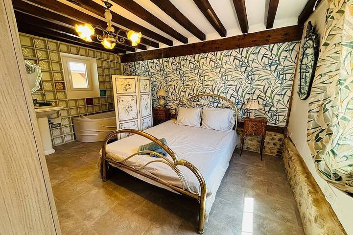 Chambre d’hôte pour 2 personnes, avec sauna et jacuzzi ainsi que jardin et piscine dans l' Eure