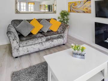 Cottage for 2 Guests in Alton Towers, Midlands, Picture 1