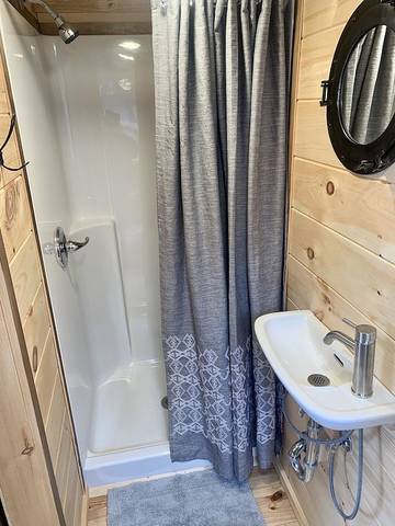 Log Cabin for 4 Guests in Bellevue (IA), Iowa, Picture 1