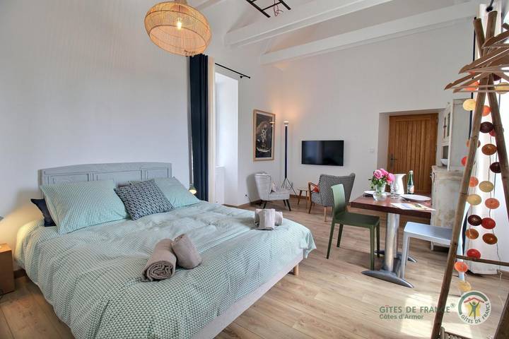 Gîte pour 2 personnes, avec jardin à Pleudaniel - 4