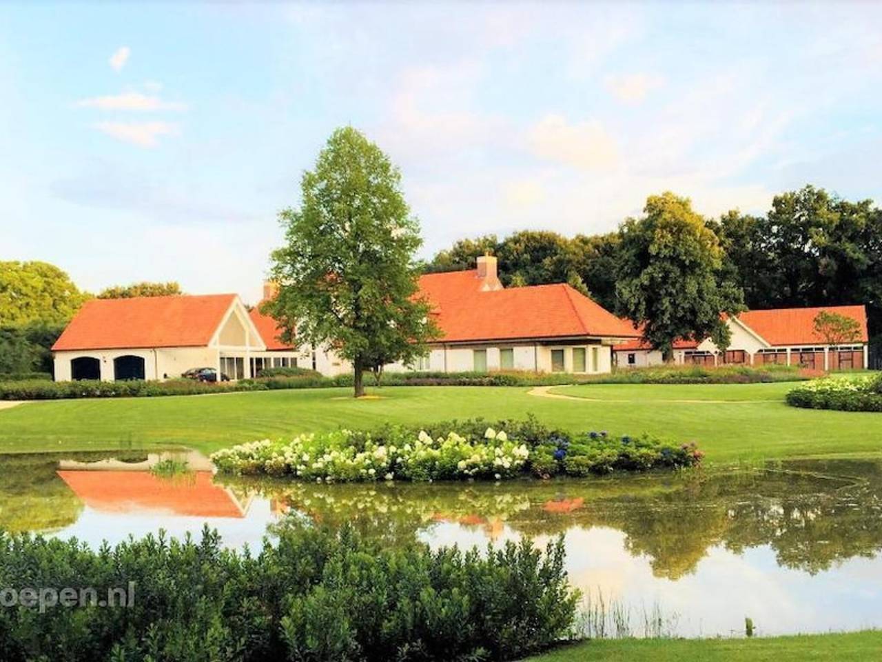 Villa in Weert mit Pool und Tennisplatz in Weert, Limburg (Niederlande)