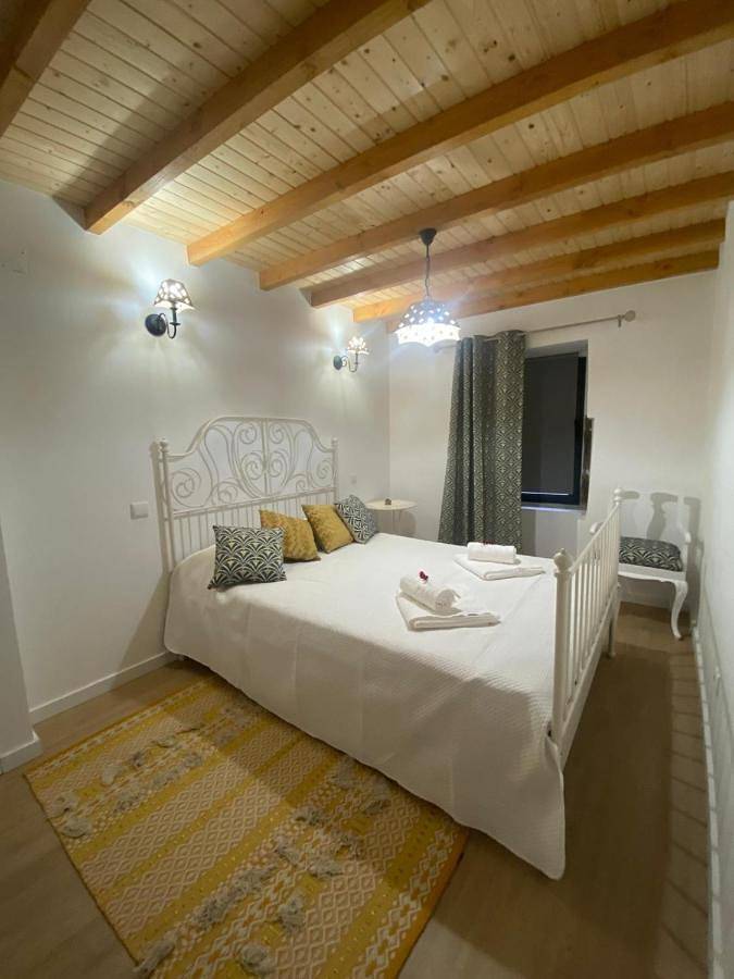 Casa de férias para 4 pessoas, com vista e jardim em Oliveira do Hospital