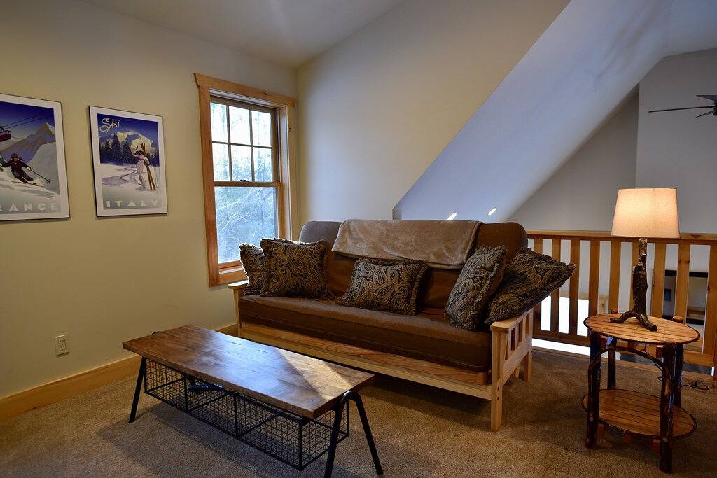 Kundenspezifische Luxuskabine auf 2. 5 Hektar, 10 Minuten nach Windham & Hunter Mountains! in Catskill Mountains