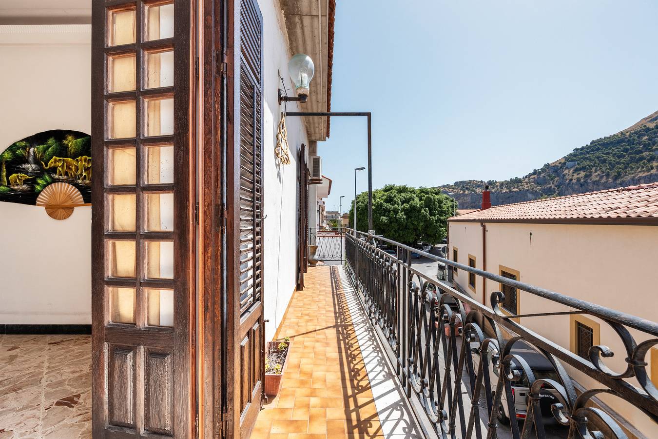 Apartamento entero, Apartamento 'Large Martini' con vistas a la montaña, Wi-Fi y aire acondicionado in Playa Mondello, Palermo