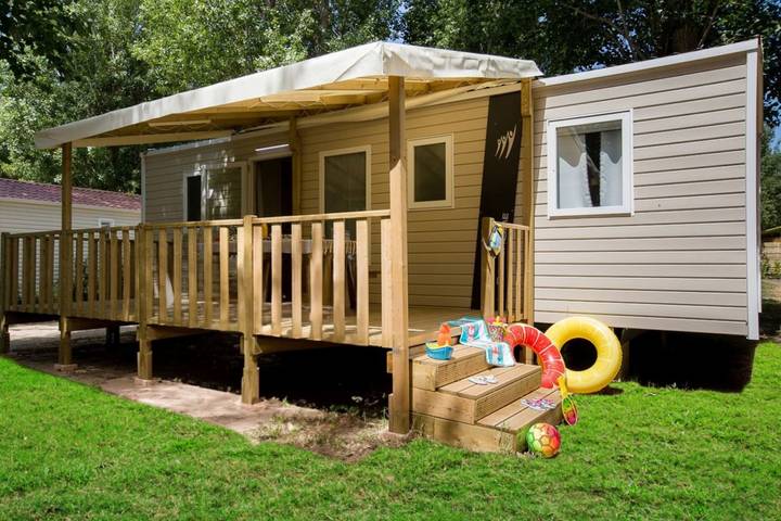 Bungalow für 6 Personen, mit Terrasse und Whirlpool sowie Pool, kinderfreundlich auf der Ile de Re