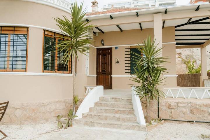 Casa rural para 10 personas, con jardín además de terraza y piscina en Villajoyosa - 2