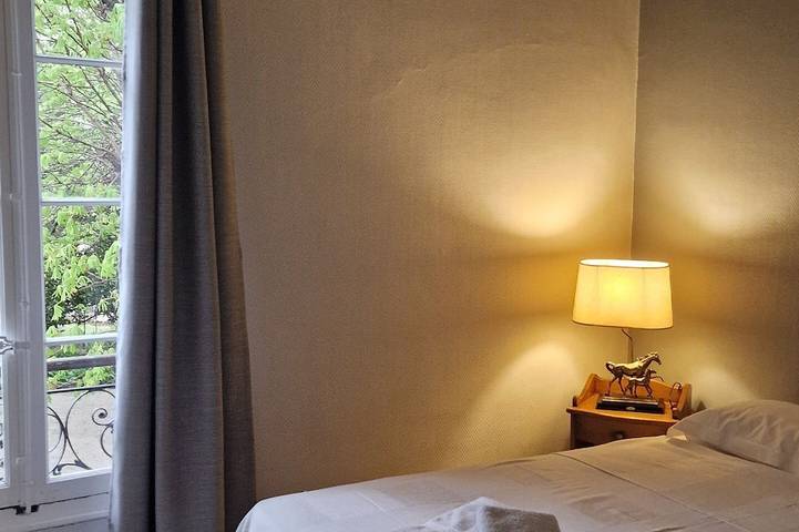 Appartement entier, 1 bedroom apartment in eyguieres gite vue sur parc in Eyguières, Région d'Arles