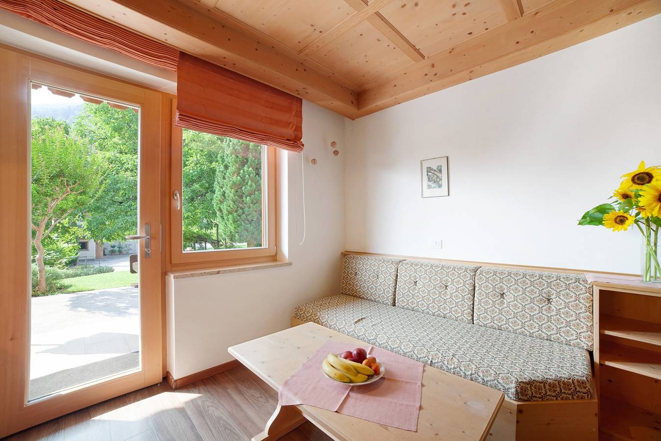 Ganze Wohnung, Ferienwohnung 'Obermoarhof Hönigspitze Eg' mit Bergblick, privater Terrasse und Wlan in Algund, Ortleralpen
