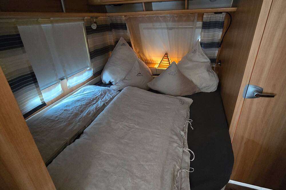 Glamping 'Rosenzauber' mit Gemeinschaftspool, Wlan und Klimaanlage in Münchberg, Landkreis Hof