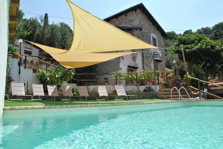 Casa vacanza per 5 persone, con giardino e piscina nonché panorama, adatto a famiglie con bambini - 1