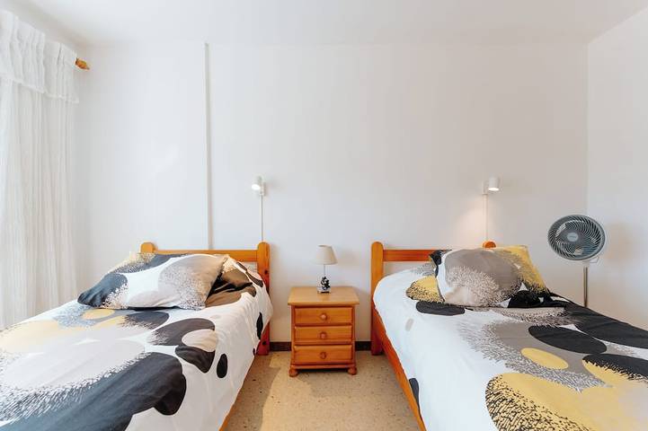 Apartamento entero, Magnífico apartamento en los Cristianos. Vistas al mar y amplia terraza. in Los Cristianos, Arona 