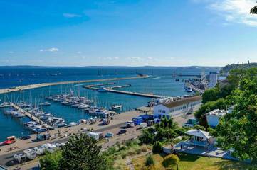 Villa für 4 Personen, mit Seeblick und Balkon sowie Sauna und Ausblick in Sassnitz