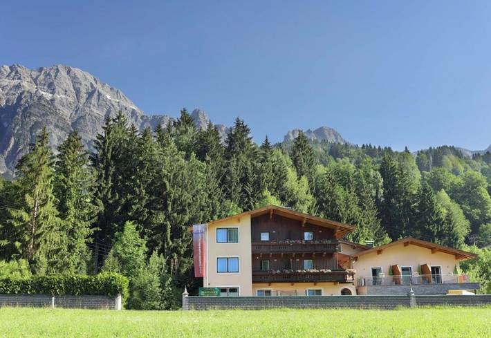 B&B für 2 Personen, mit Terrasse und Garten sowie Sauna und Ausblick in Leogang
