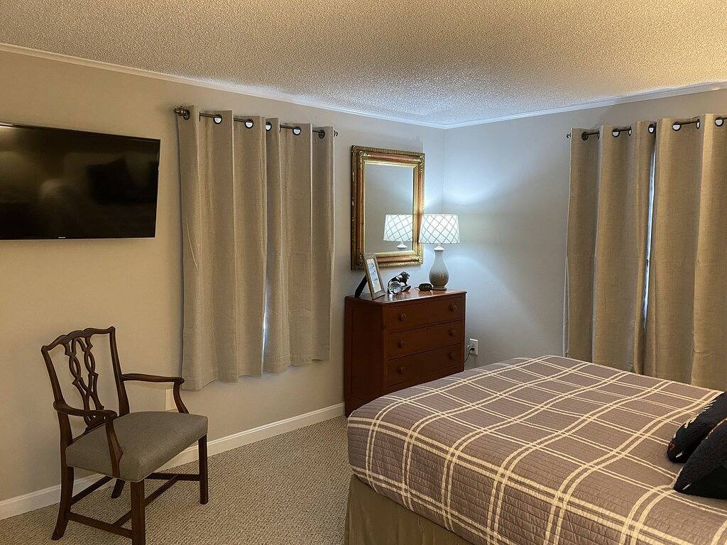 Cozy 3 bedroom house with large covered porch just steps from downtown Bbh. in Boothbay Harbor, Lincoln County (Maine)