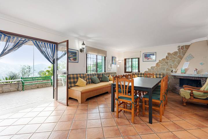 Maison de campagne "Casa Rural Salrima" avec vue sur la montagne, Wi-Fi et climatisation in Álora, Cordillera Penibética