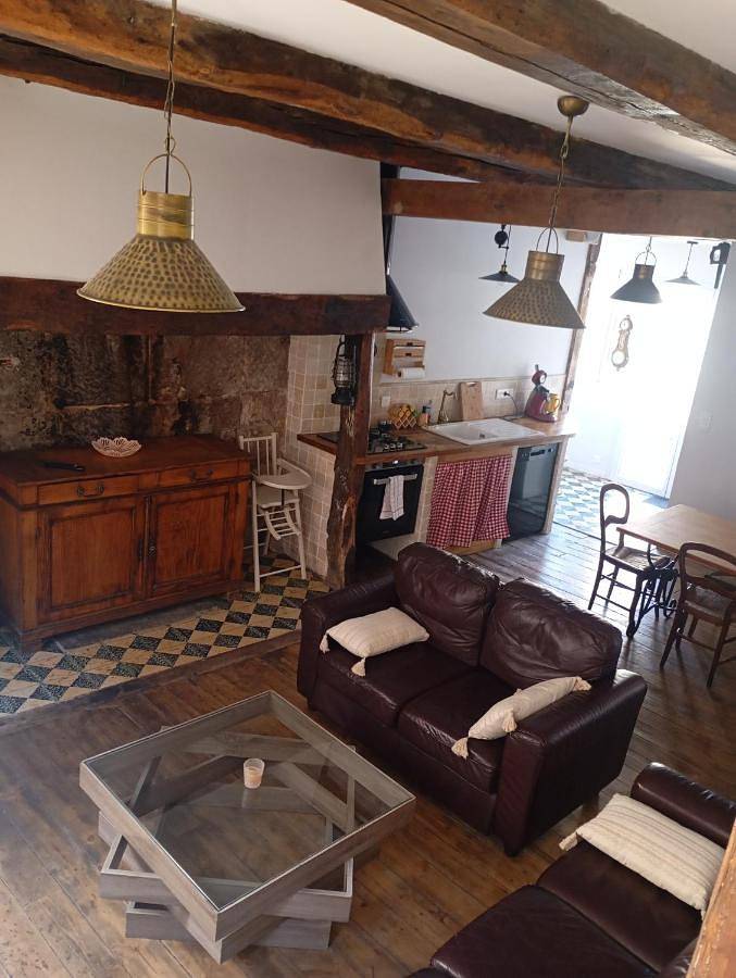 Location de vacances pour 6 personnes, avec Balcon et Terrasse à Marcillac-Vallon - 2