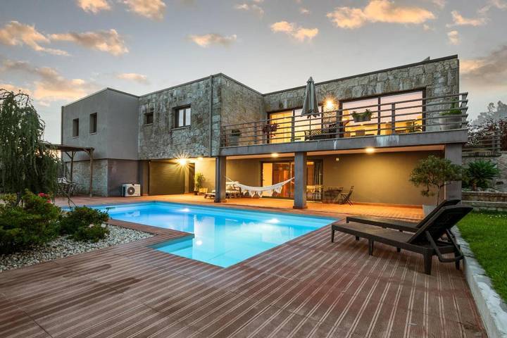 Casa de férias para 9 pessoas, com Varanda e Terraço e ainda Jardim and Piscina em Afife