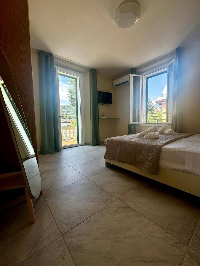 Maison d’hôte pour 4 personnes, avec vue et terrasse à Côme - 2