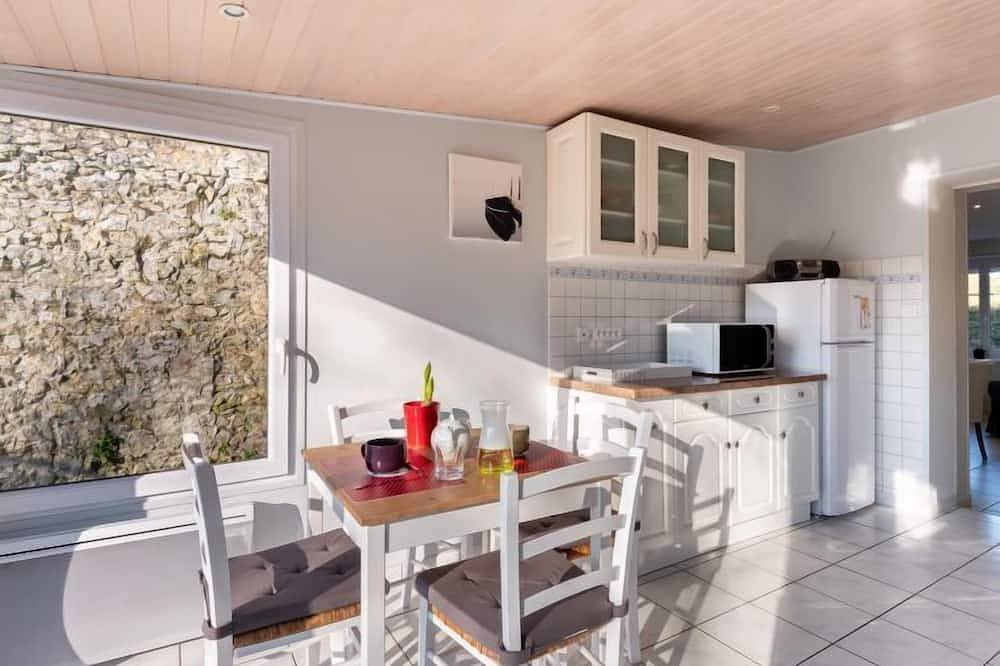 La peite maison by Interhome in Gouville-sur-Mer, Coutances y alrededores
