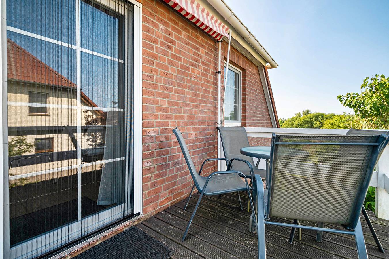 Ganze Wohnung, Ferienwohnung 1 Schulze" mit Gemeinschaftsgarten, Balkon und Wlan in Neustrelitz, Mecklenburg-Strelitz